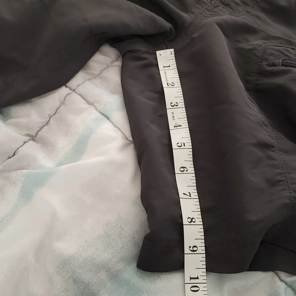 The North Face Shorts Size M